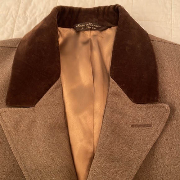 Vintage Burton men’s 40 wool brown overcoat hidden buttons velour collar Canada - Picture 11 of 13